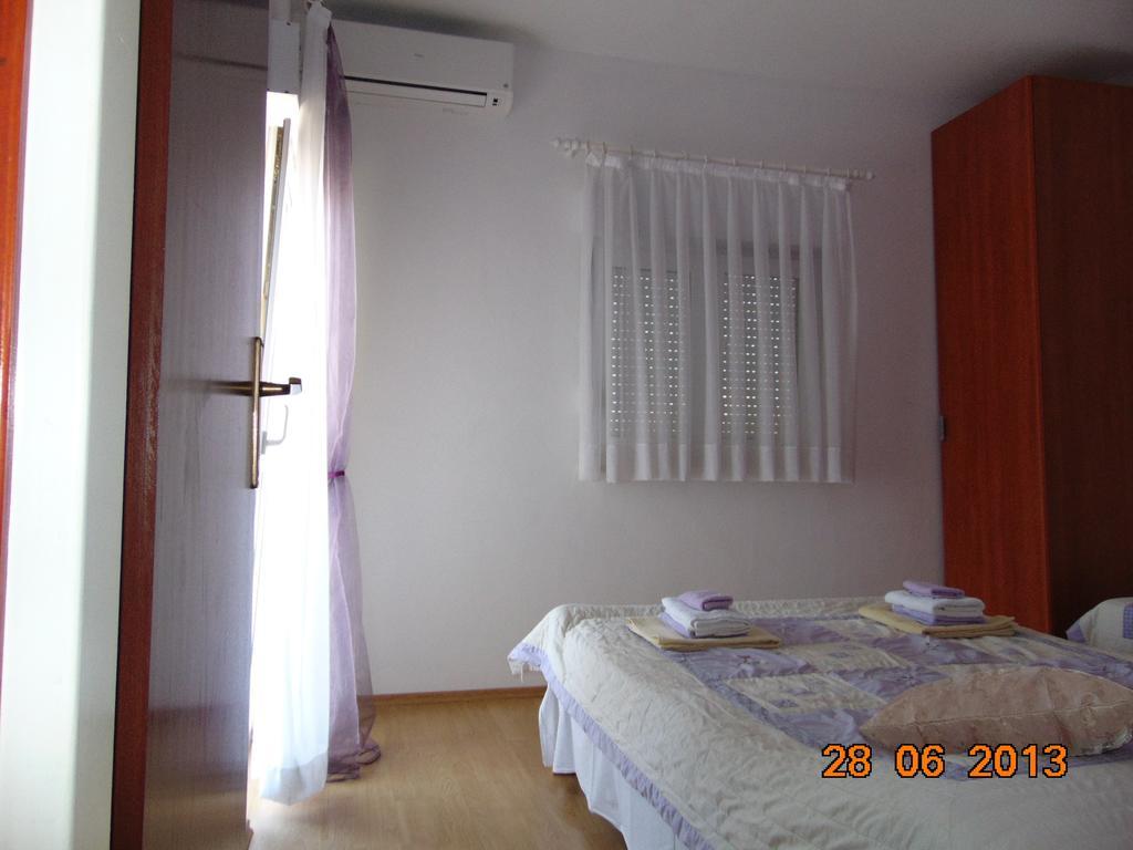 Apartments Borozan Vinisce Room photo