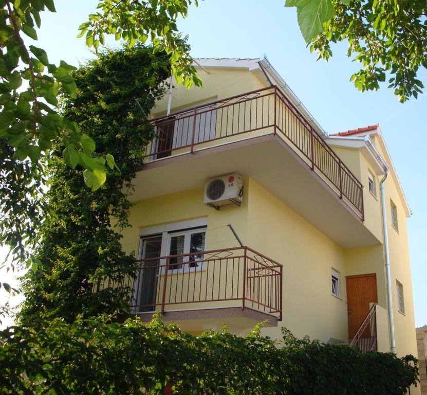 Apartments Borozan Vinisce Exterior photo