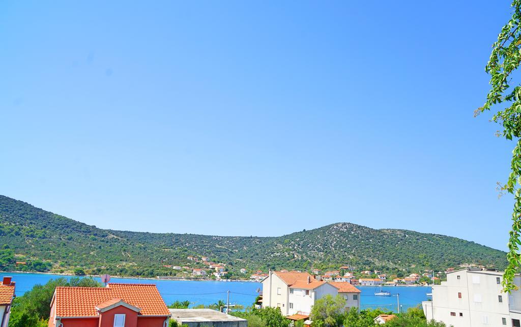 Apartments Borozan Vinisce Exterior photo