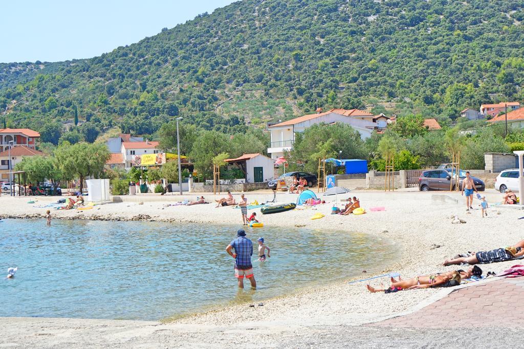 Apartments Borozan Vinisce Exterior photo